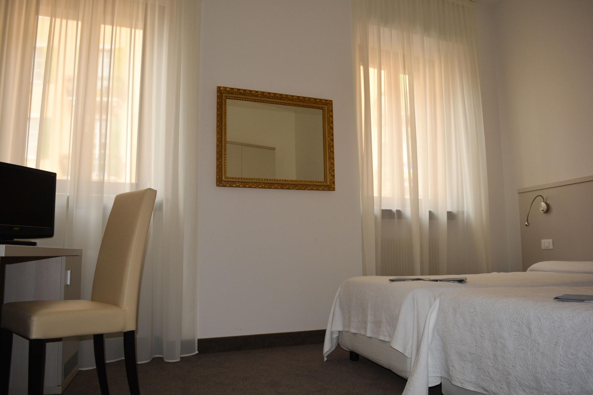Albergo Accademia Trydent Zewnętrze zdjęcie