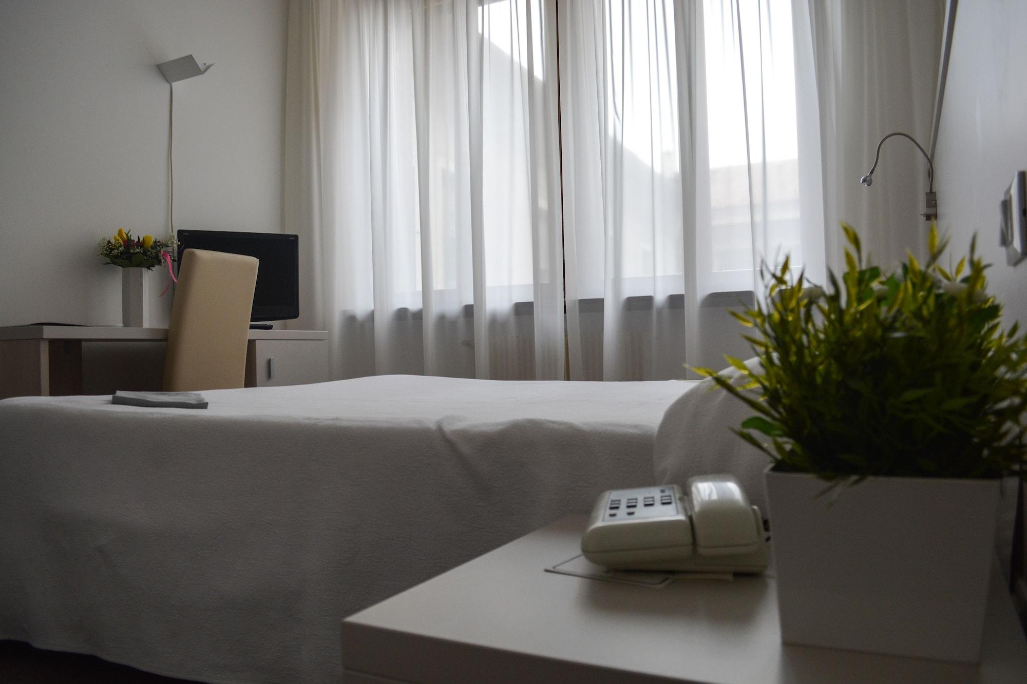 Albergo Accademia Trydent Zewnętrze zdjęcie