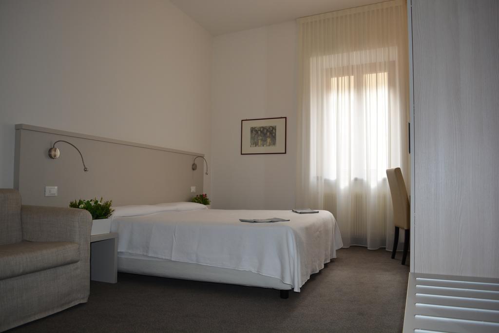 Albergo Accademia Trydent Zewnętrze zdjęcie